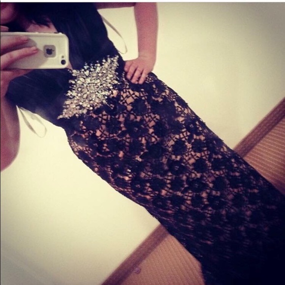 Black and champagne evening gown size 14 - Picture 3 of 3